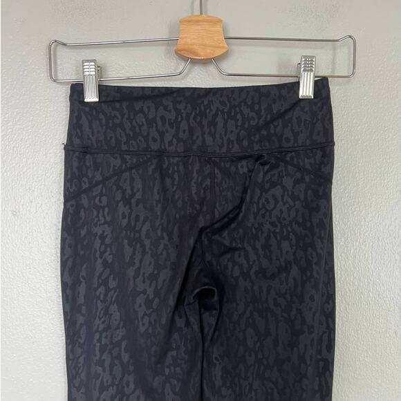 Sweaty Betty All Day Leggings Black Emboss Animal Print Full Length Women's XS - Picture 6 of 11